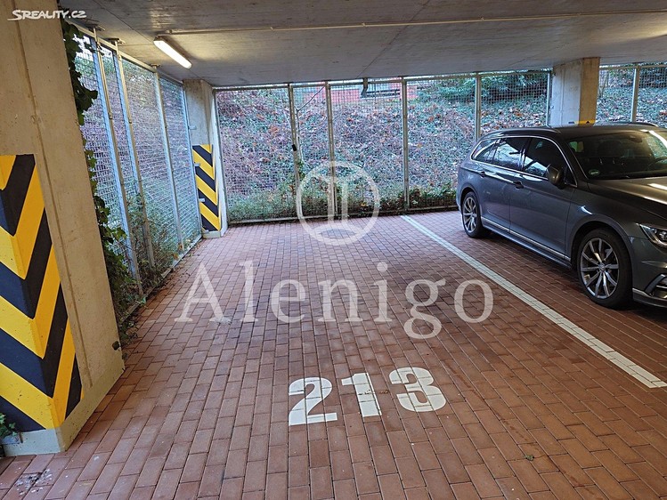 Prodej garážového stání 15 m² - foto 2