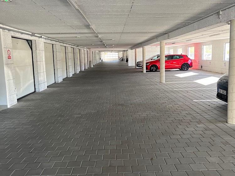 Prodej garážového stání 13 m² - foto 2