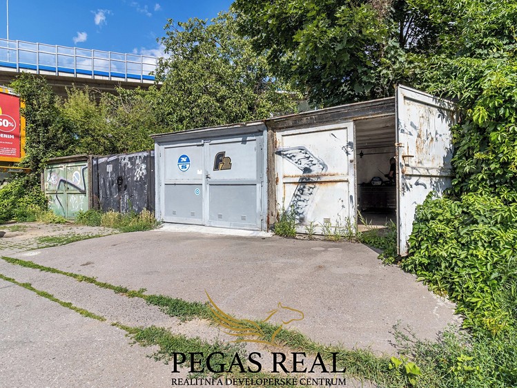 Prodej garáže 18 m² - foto 1