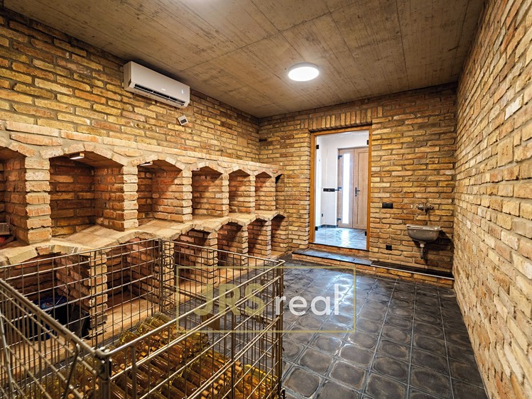 Prodej vinného sklepa 100 m² - foto 7