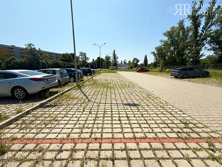 Prodej specifického typu nemovitosti 12 m² - foto 2