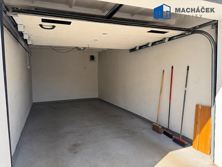 Prodej garáže 20 m² - foto 1