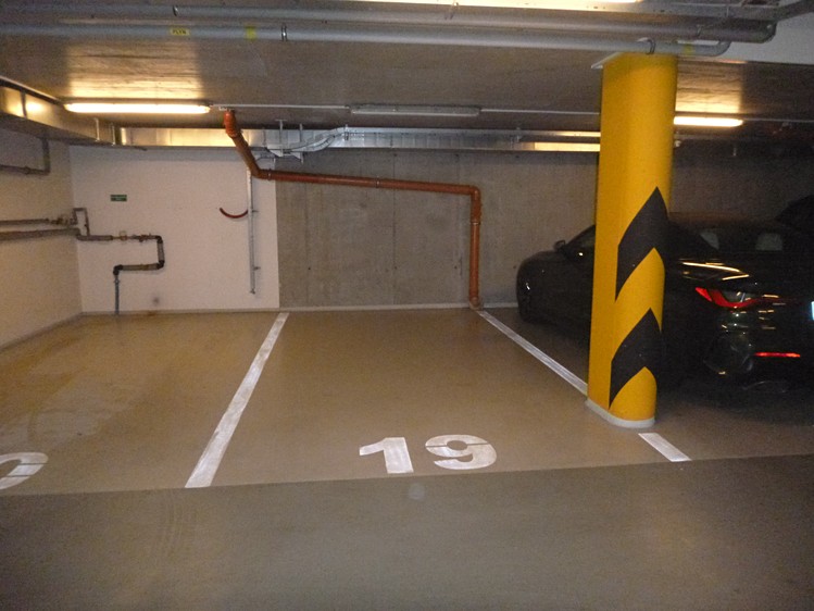 Prodej garážového stání 15 m² - foto 1