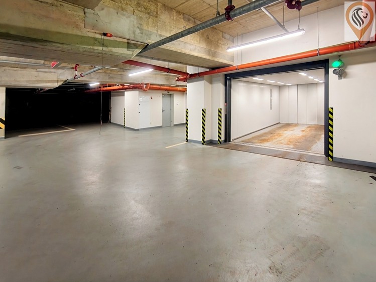 Prodej garážového stání 30 m² - foto 8