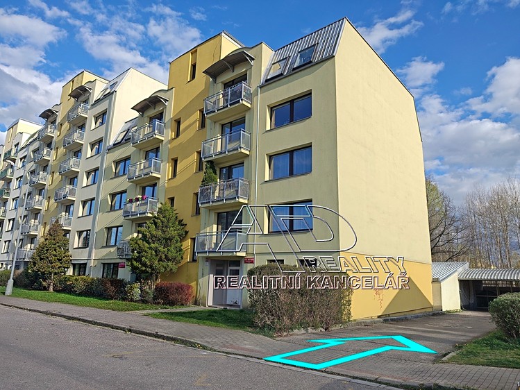Prodej garážového stání 12 m² - foto 1