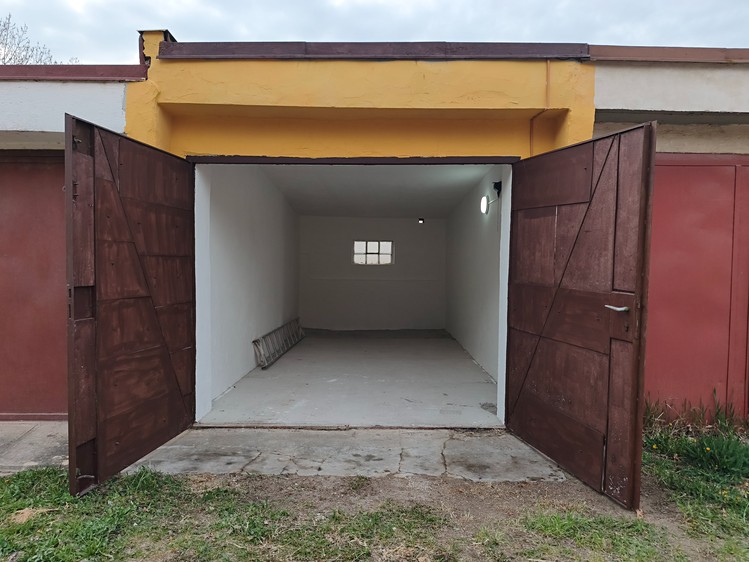 Prodej garáže 18 m² - foto 1