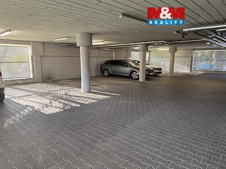 Prodej garážového stání 10 m² - foto 1