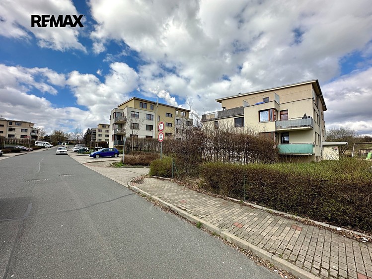 Prodej garážového stání 14 m² - foto 3