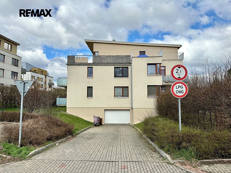 Prodej garážového stání 14 m² - foto 4