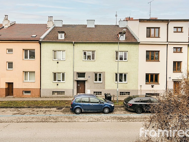 Prodej půdního prostoru 131 m² - foto 1