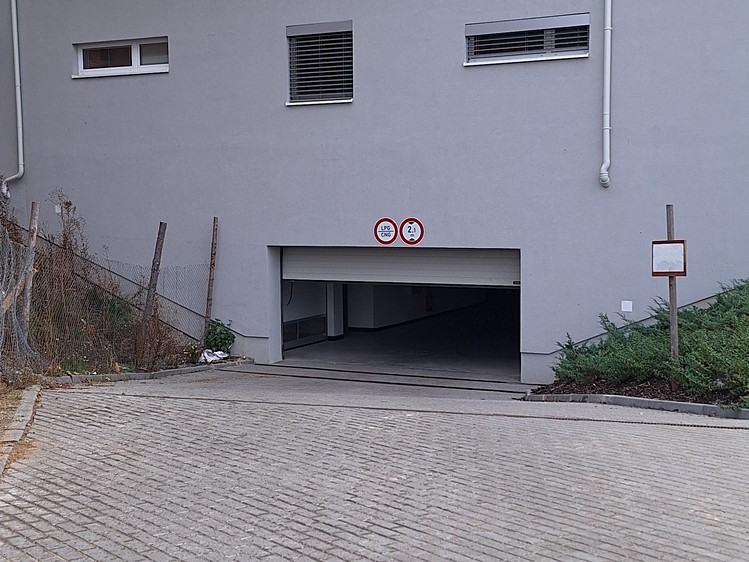 Prodej garážového stání 12 m² - foto 3