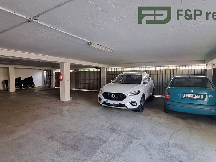 Prodej garážového stání 12 m² - foto 2