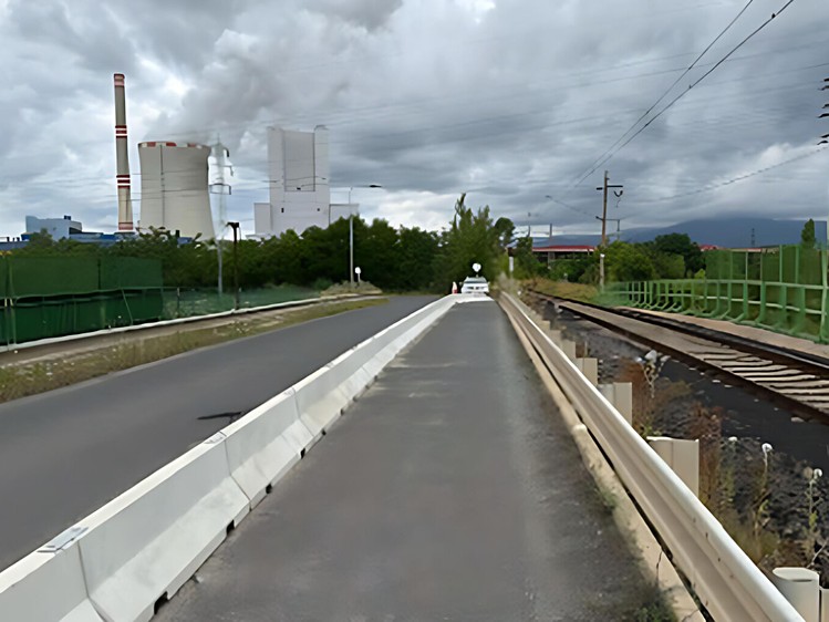 Prodej specifického typu nemovitosti 1 m² - foto 3