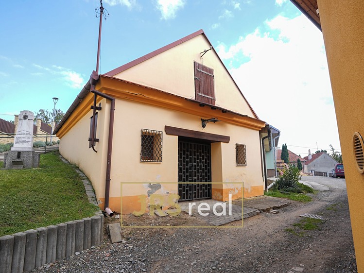 Prodej vinného sklepa 140 m² - foto 1
