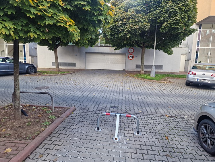 Prodej garáže 15 m² - foto 1
