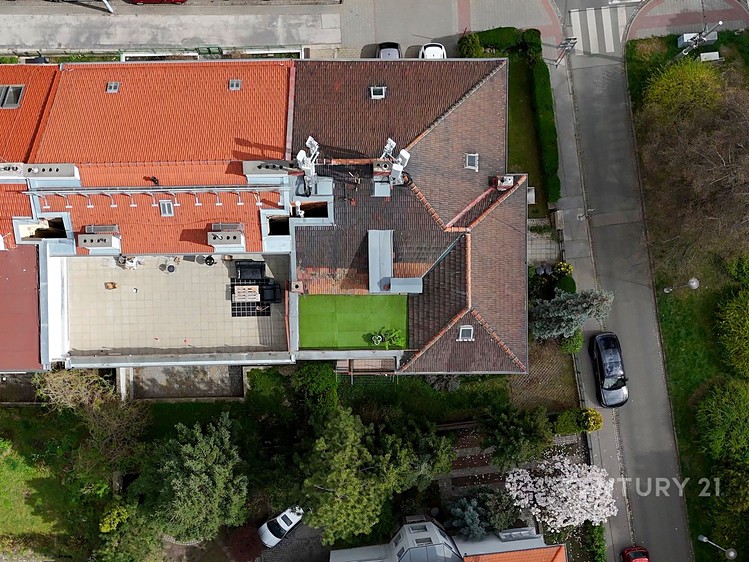 Prodej půdního prostoru 105 m² - foto 3