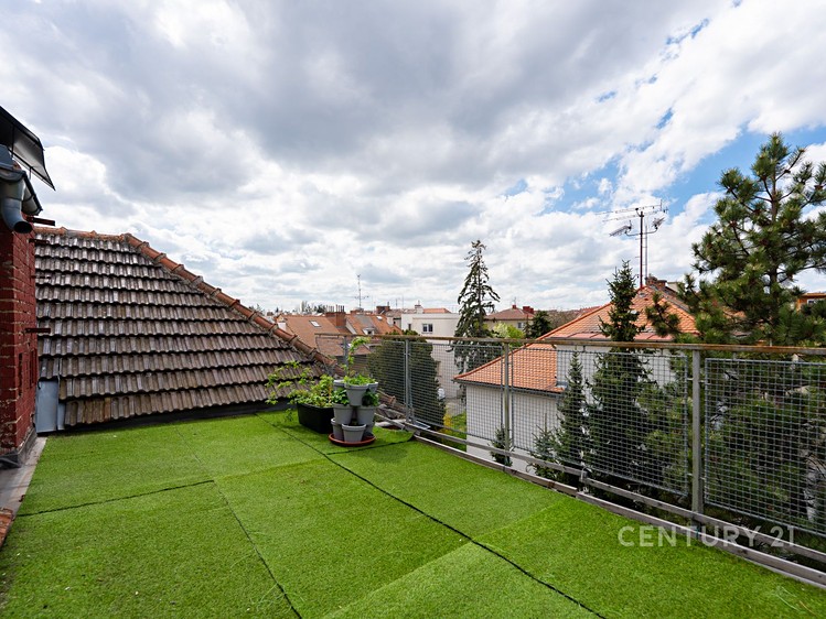Prodej půdního prostoru 105 m² - foto 2
