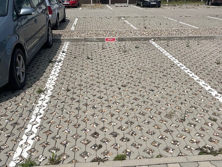 Prodej garážového stání 13 m² - foto 1