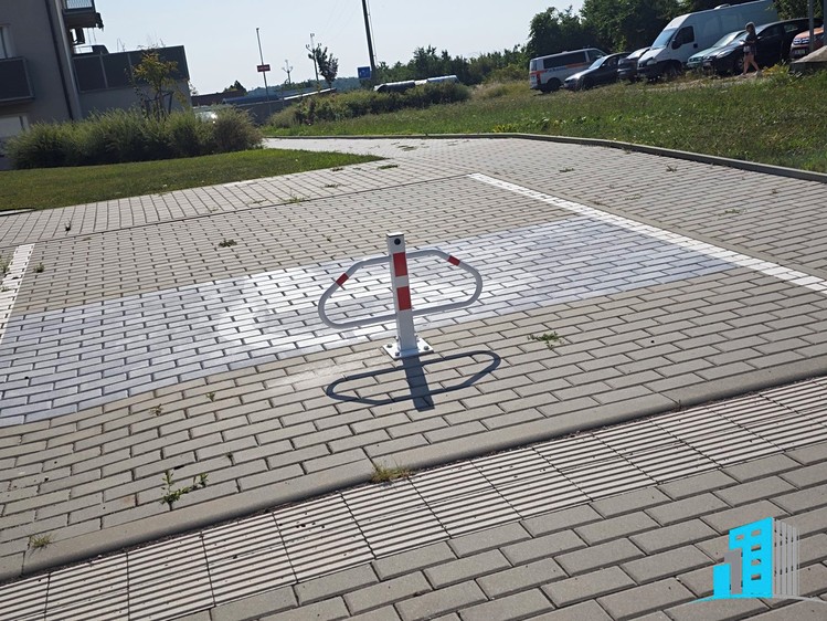 Prodej garážového stání 12 m² - foto 1