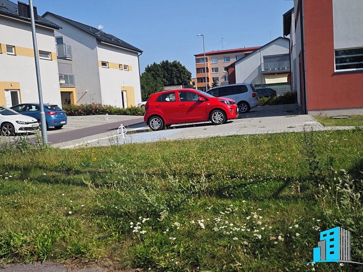 Prodej garážového stání 12 m² - foto 2