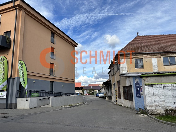 Prodej garážového stání 12 m² - foto 2