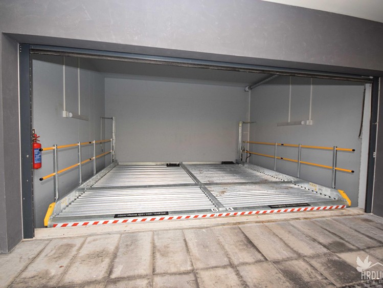 Prodej garážového stání 14 m² - foto 2