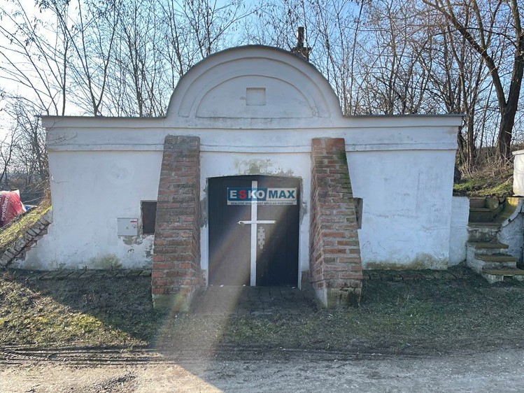 Prodej vinného sklepa 192 m² - foto 1