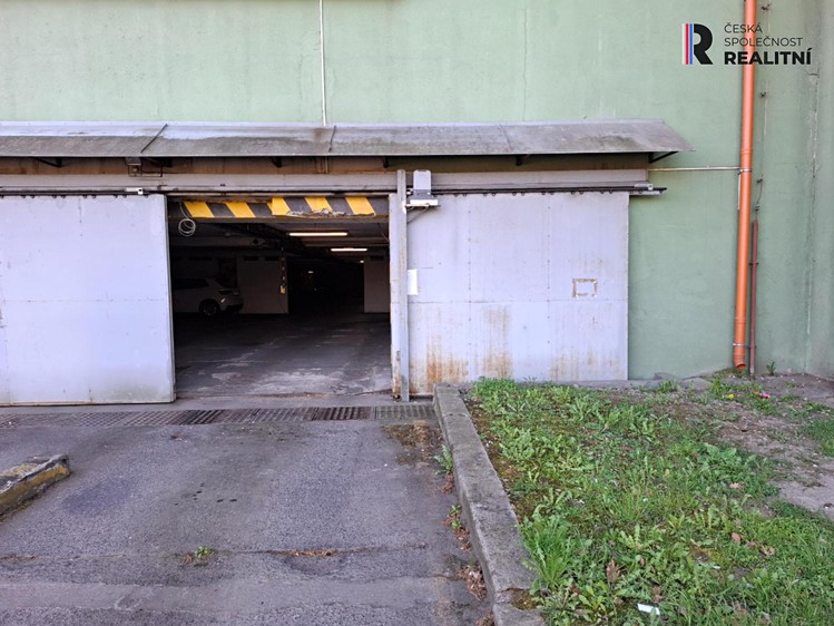 Pronájem garážového stání 17 m² - foto 3
