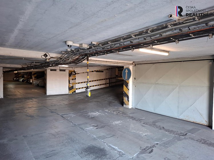 Pronájem garážového stání 17 m² - foto 4