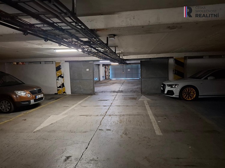Pronájem garážového stání 17 m² - foto 5