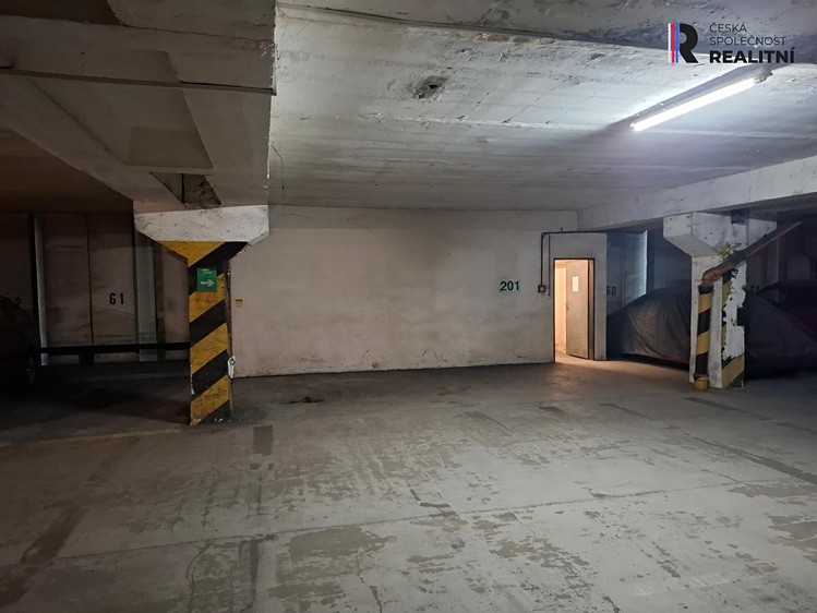 Pronájem garážového stání 17 m² - foto 7