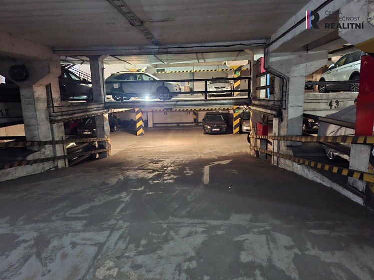 Pronájem garážového stání 17 m² - foto 6