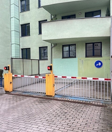 Pronájem garážového stání 14 m² - foto 4