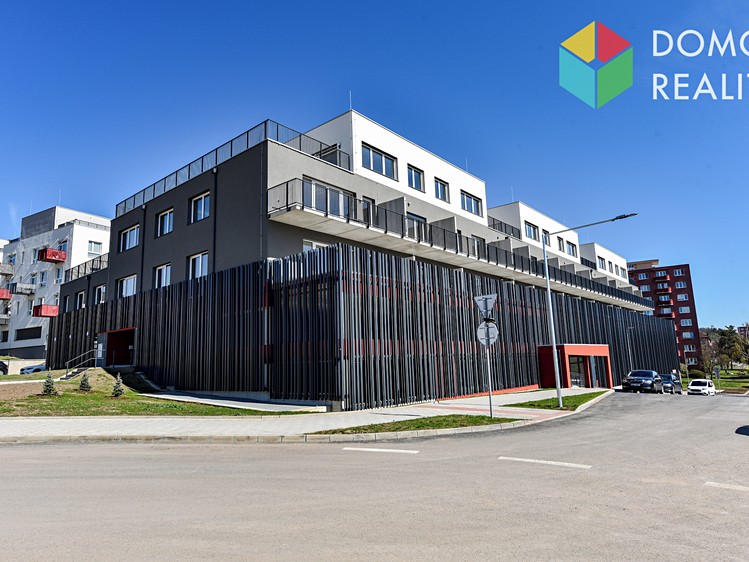 Pronájem garážového stání 12 m² - foto 2
