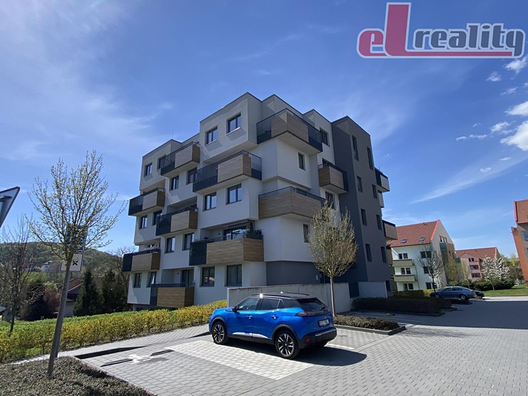 Pronájem garážového stání 12 m² - foto 4