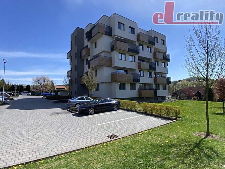 Pronájem garážového stání 12 m² - foto 3