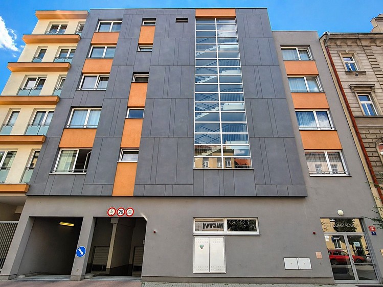 Pronájem garáže 14 m² - foto 1