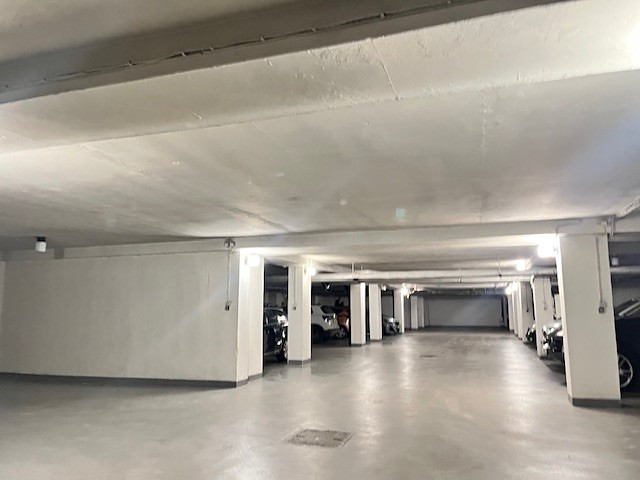 Pronájem garážového stání 15 m² - foto 3