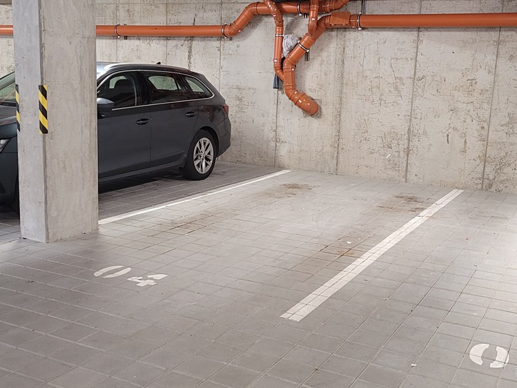 Pronájem garážového stání 14 m² - foto 3