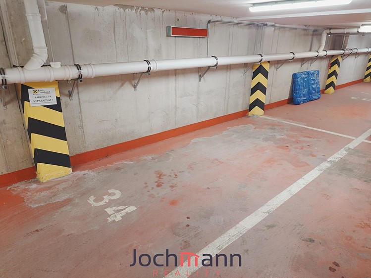 Pronájem garážového stání 13 m² - foto 3