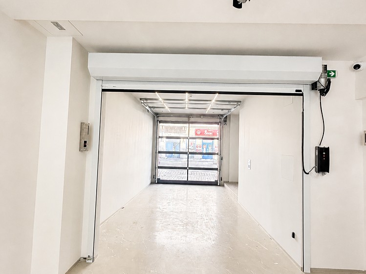 Pronájem garážového stání 10 m² - foto 1