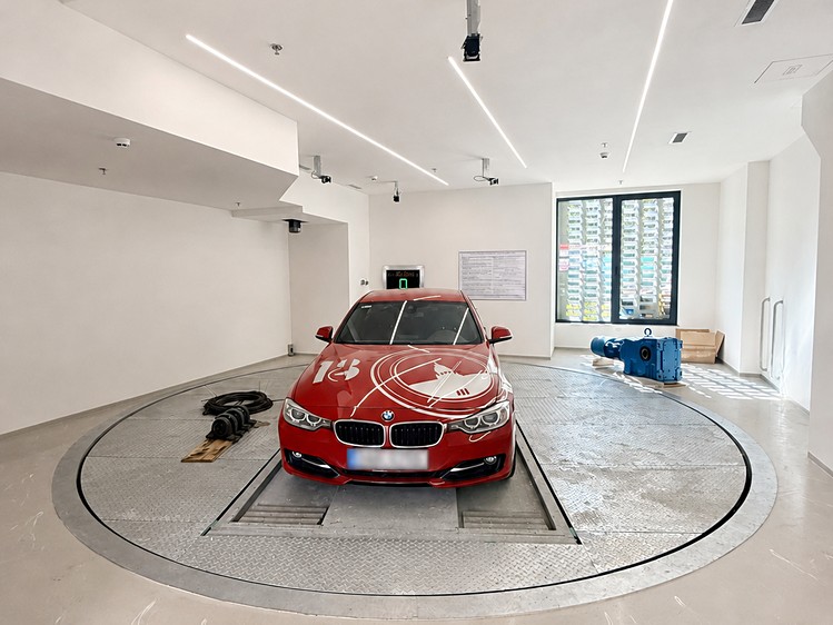 Pronájem garážového stání 10 m² - foto 2