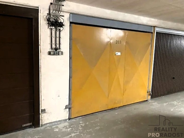 Pronájem garáže 18 m² - foto 1