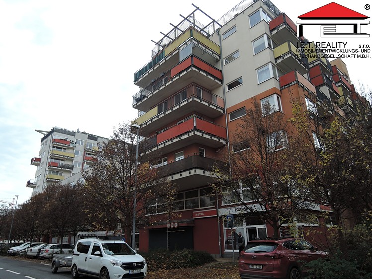 Pronájem garážového stání 18 m² - foto 3