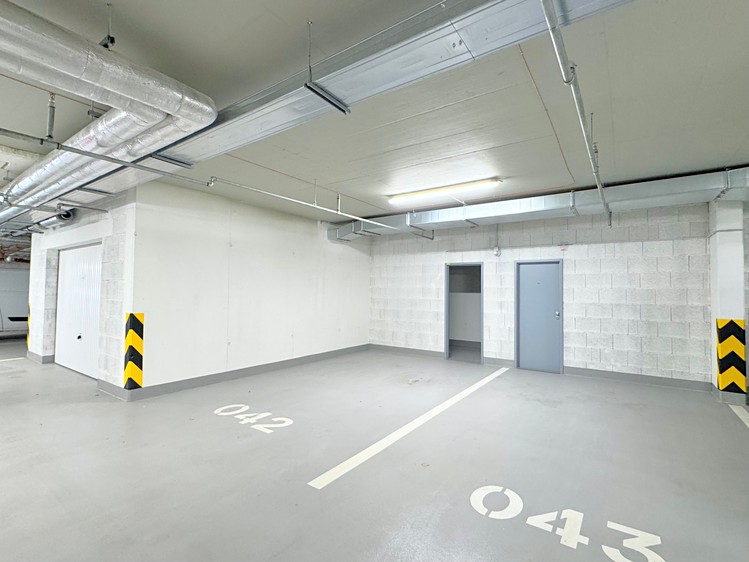 Pronájem garážového stání 16 m² - foto 1