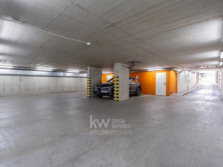 Pronájem garážového stání 11 m² - foto 6