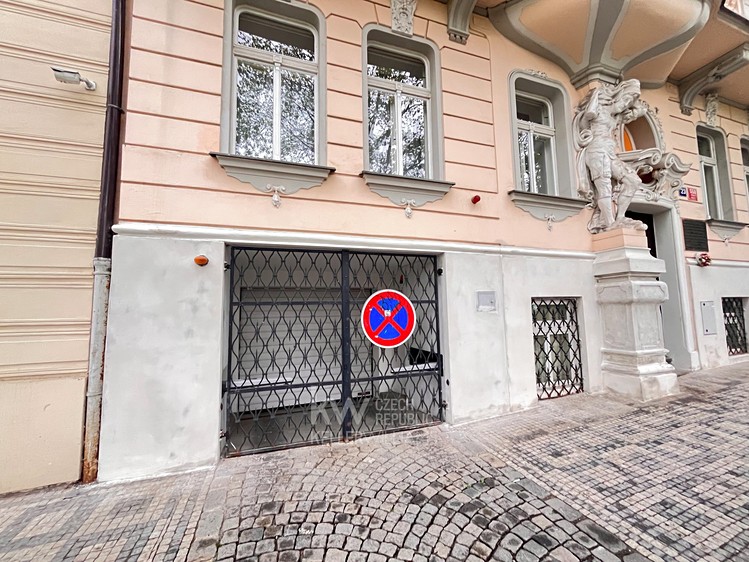 Pronájem garážového stání 11 m² - foto 7