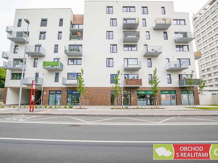 Pronájem garážového stání 14 m² - foto 4
