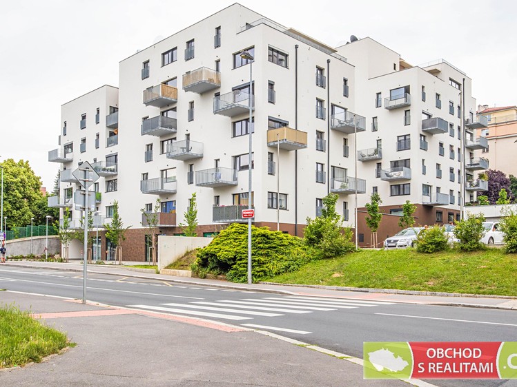 Pronájem garážového stání 14 m² - foto 5