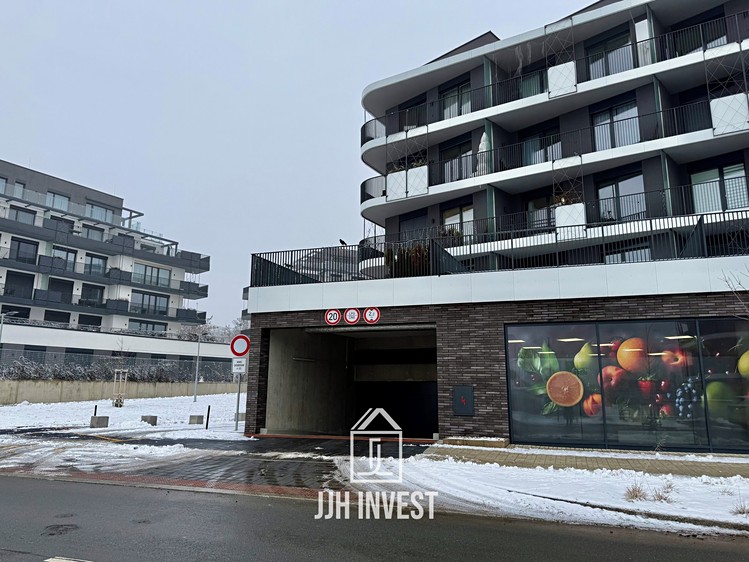 Pronájem garážového stání 16 m² - foto 2